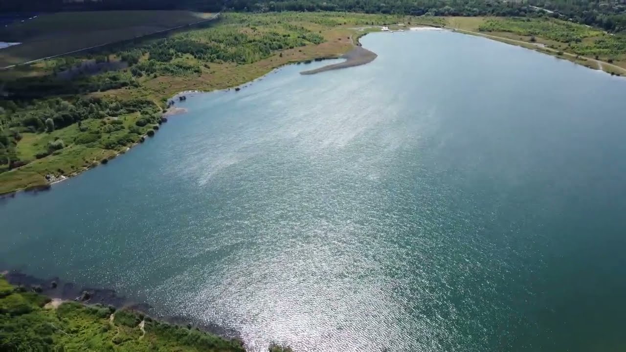 Karvinské moře u Darkova – rekreační zóna - pohled z dronu (4K)