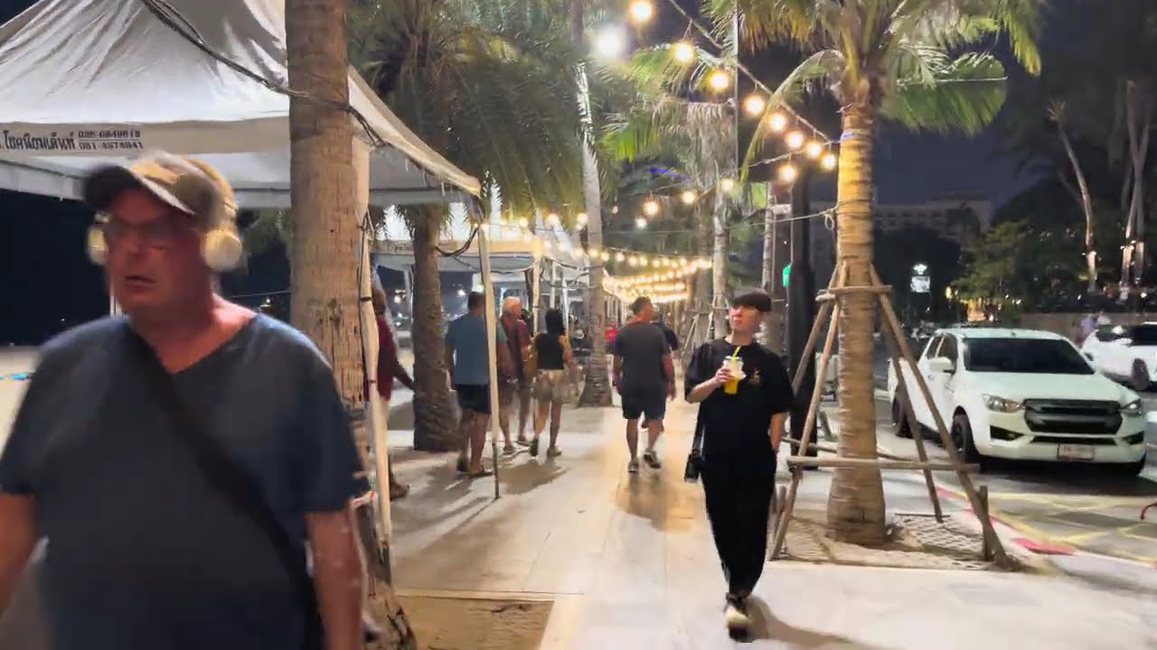 Walking on the beach pattaya 