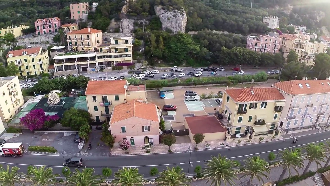 Varigotti al mattino dal Residence Le Dune Club