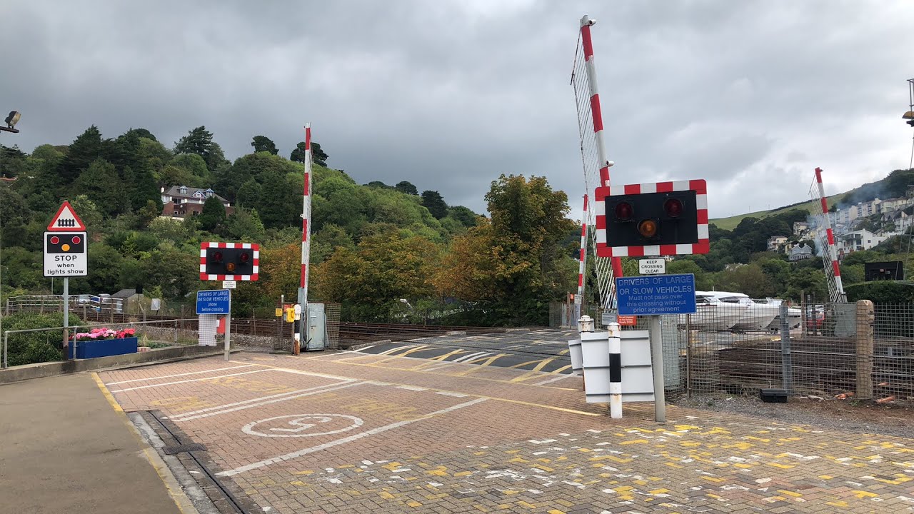 Live At: Kingswear Marina Level Crossing (Devon) Wednesday 12.09.2018