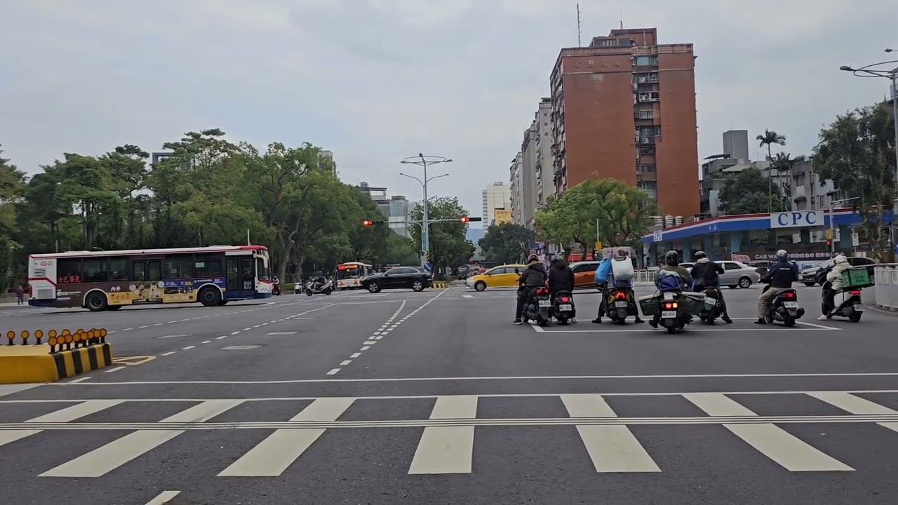 #大安森林公園 #和平東路新生南路路口 #Da'an_Forest_Park #Peace_East_Road_New_Life_Road_intersection