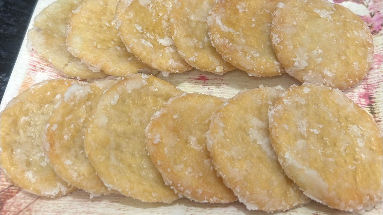 मीठी खस्ता मठरी हलवाई जैसी इस तरीके से बनाओगे तो बार बार बनाओगे how to make meethi mathri recipe 😋