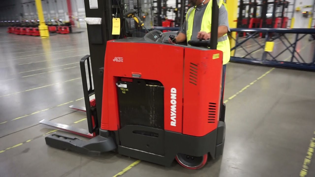 Raymond 7500 Universal Stance Reach Forklift - Tag #218265