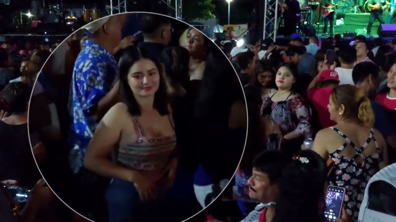 El Grupo Phoenix de Petén en la Plaza Central de San Benito. (Parte 2)