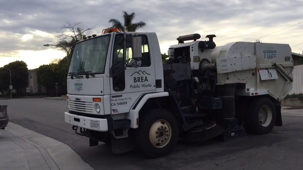Brea Public Works Propane Freightliner FC-70 Tymco Street Sweeper 21027 (2)