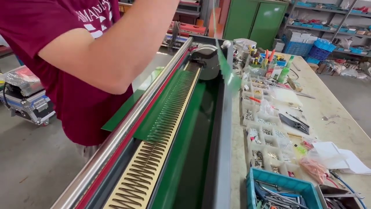 Portable manual finger puncher
