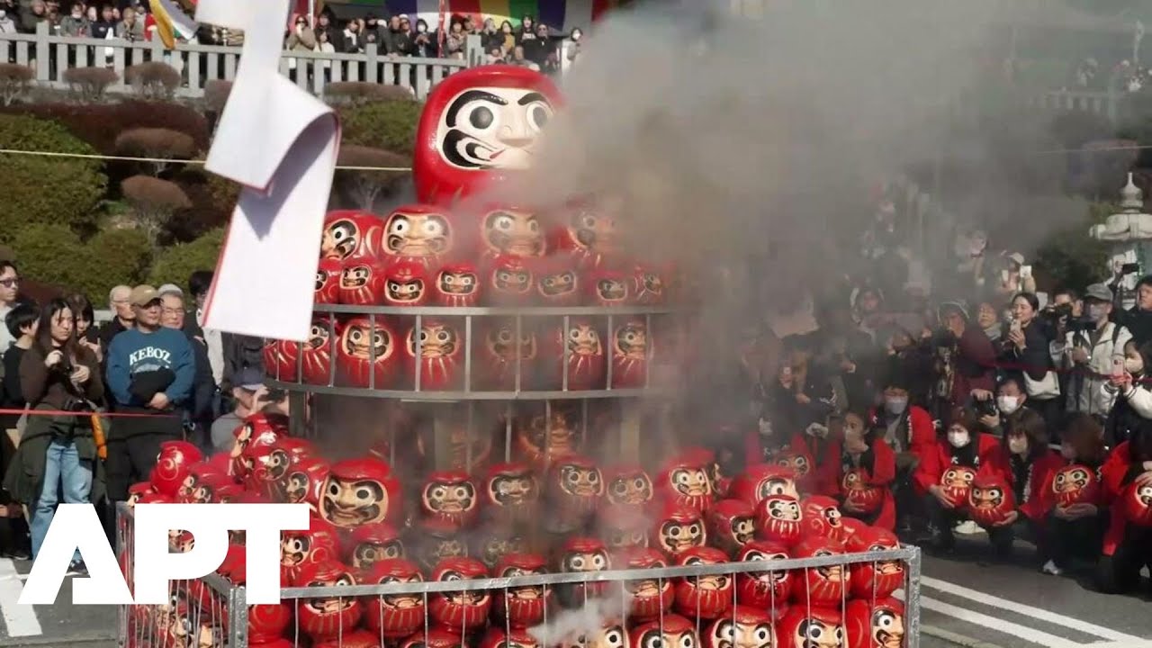 Gifu City Lights Up With Daruma Doll Burning Ceremony for Luck | APT