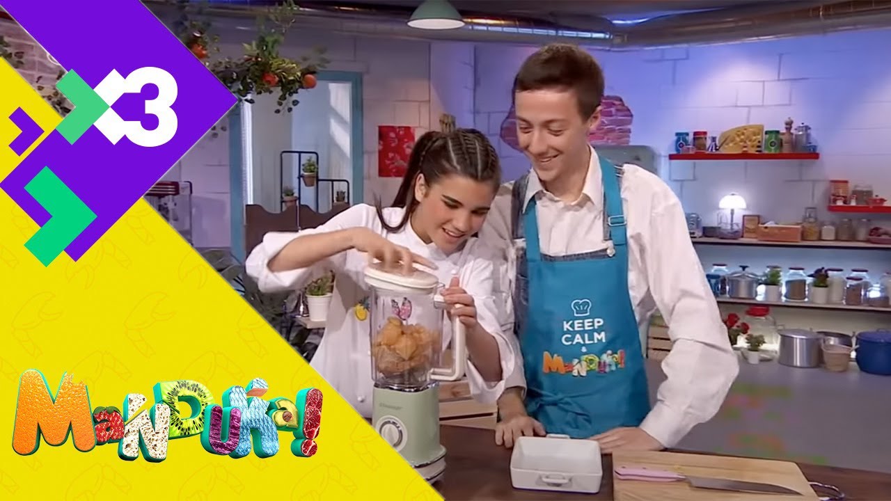 El David Rees cuina nuggets amb la Paula Alós al Manduka
