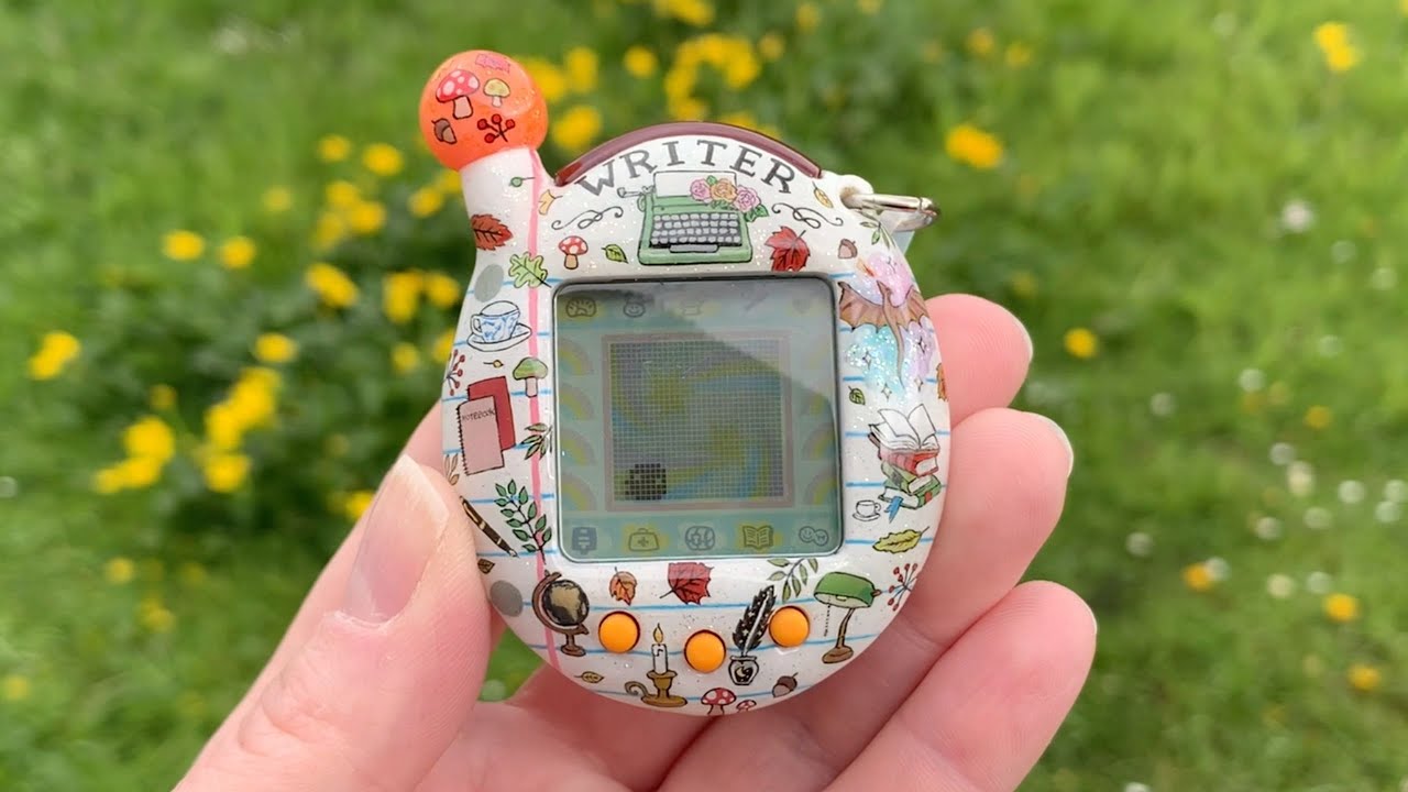 Unboxing a Custom Writer Themed Tamagotchi by Tamagirl327