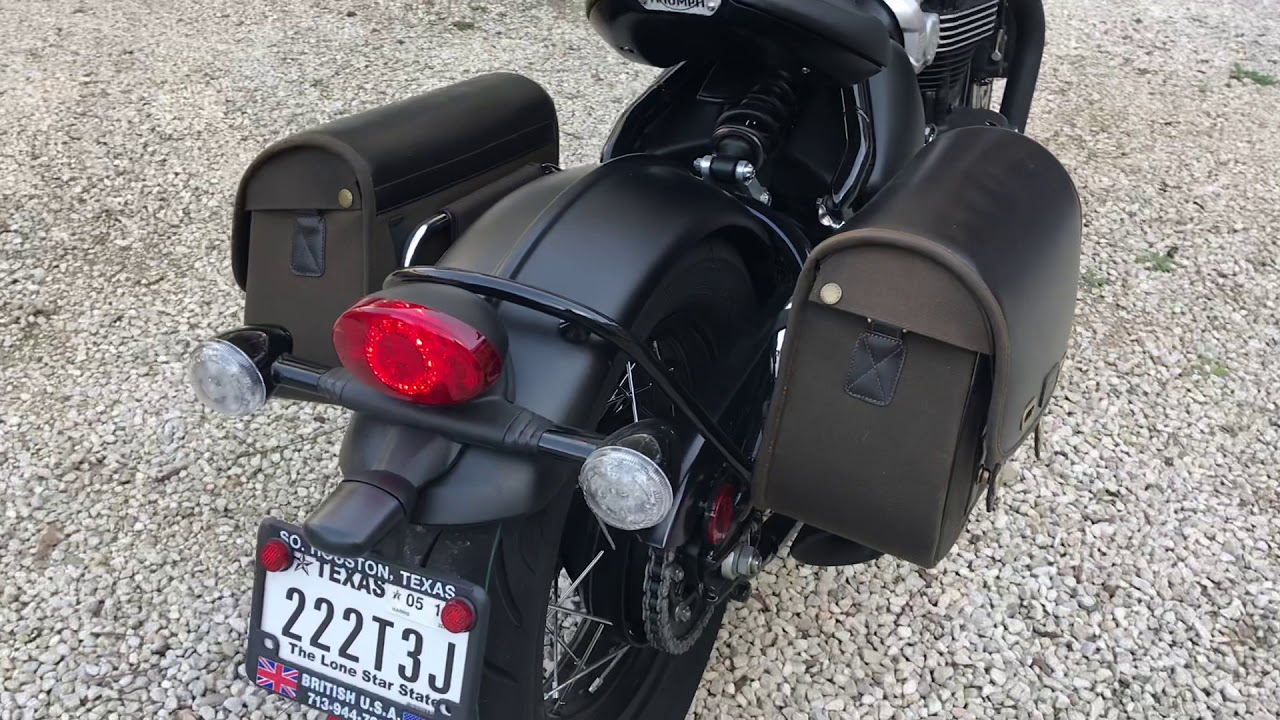 Triumph Bobber Black