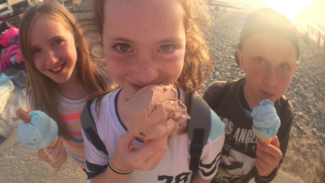 Rhydypenau Year 5 @ Llangrannog 2016 - Beach Walk
