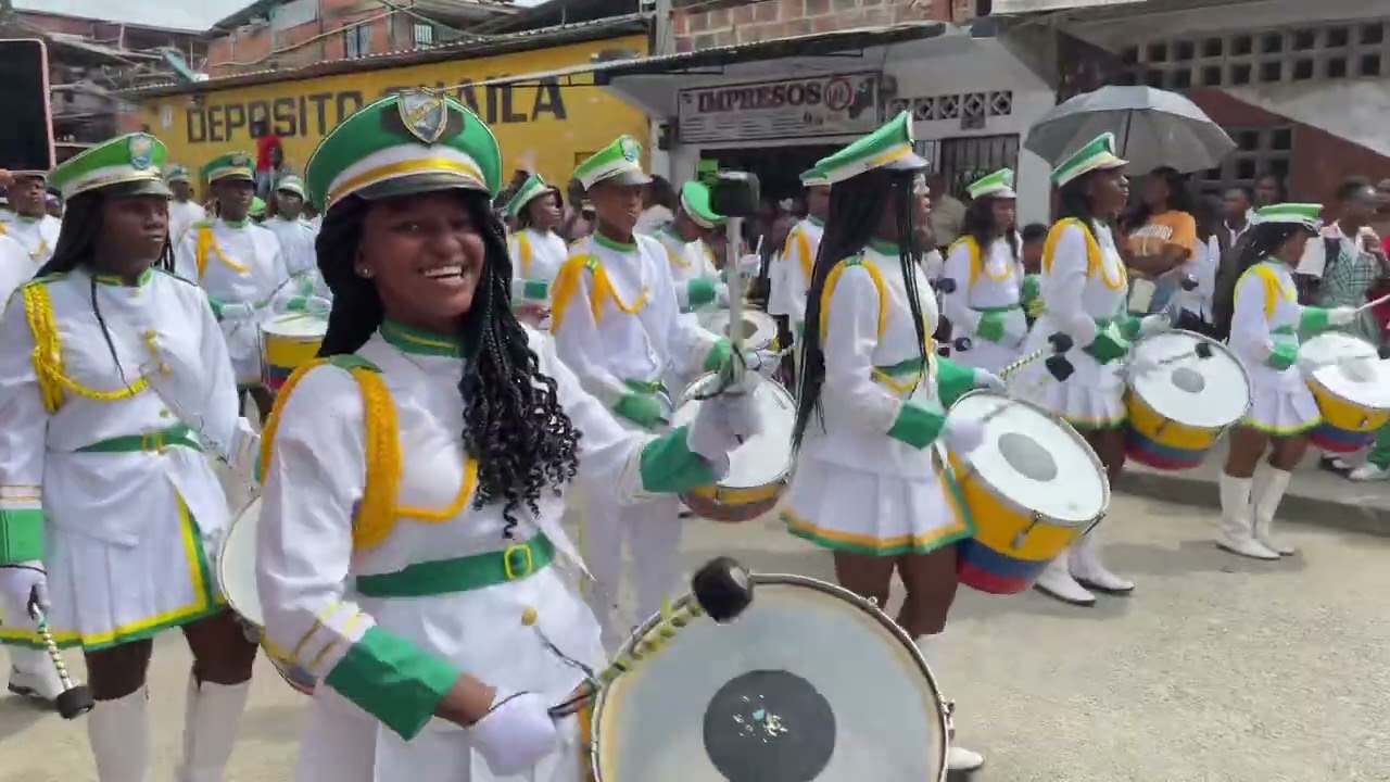 El gran desfile de la normal superior.🤍💛💚