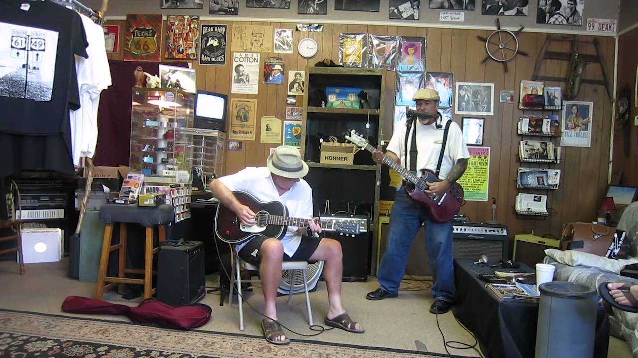 Kevin Brown with Deak Harp, Clarksdale sept 2015.