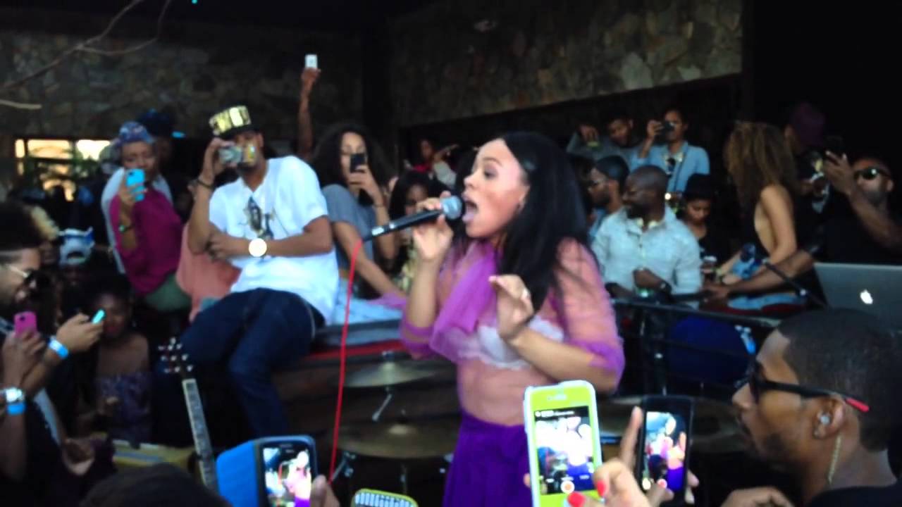 Elle Varner performs ' Refill ' at Roble Everdayppl
