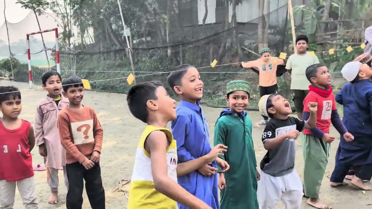 মাদ্রাসার ছাত্রদের বিস্কুট খেলা।😂😂