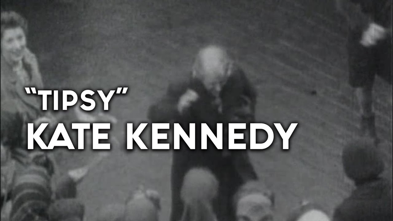 Kate Kennedy was a 𝗙𝗔𝗠𝗜𝗟𝗜𝗔𝗥 𝗮𝗻𝗱 𝗙𝗘𝗔𝗥𝗘𝗗 character around Bradford in the 1940s & 50s.