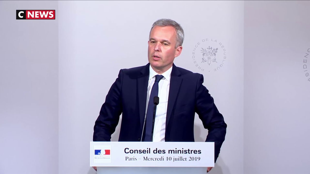 Epingl&eacute; pour des d&icirc;ners fastueux, Fran&ccedil;ois de Rugy r&eacute;pond sur Facebook