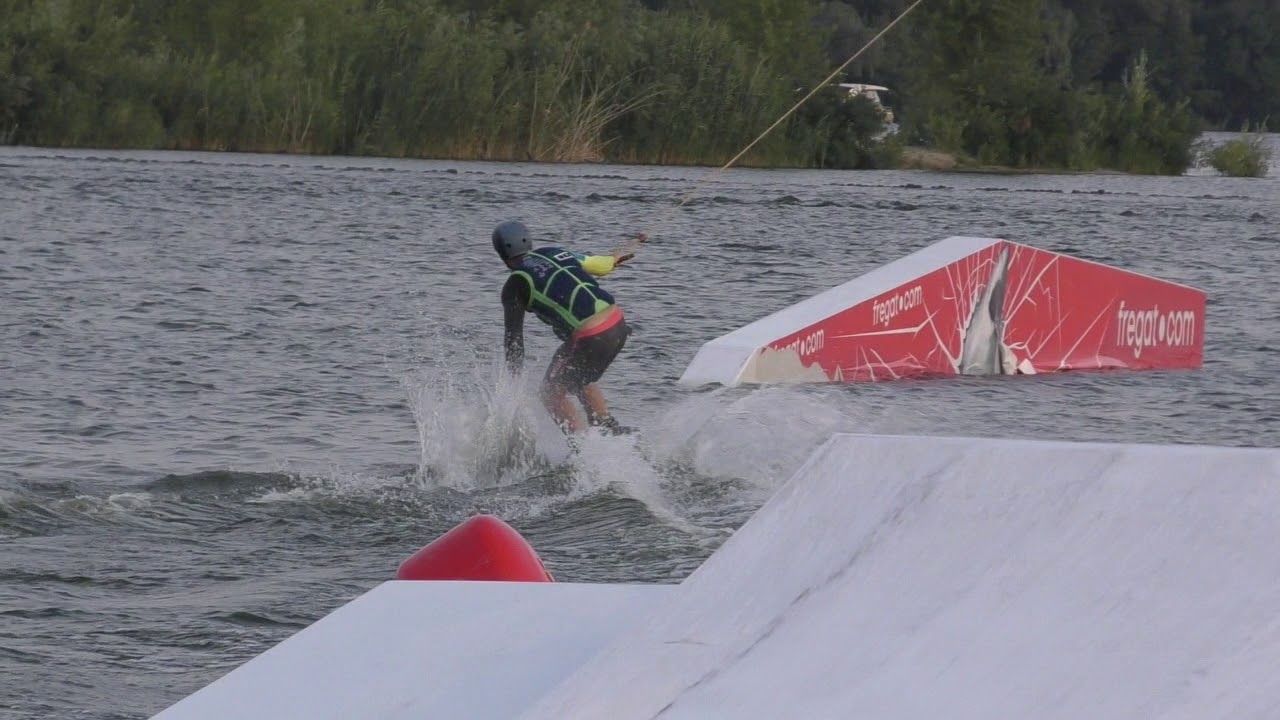 How to Ollie, How to Ollie ON. Wakeboard tutorial. Как делать олли (запрыгивать) на фигуры на вейке.