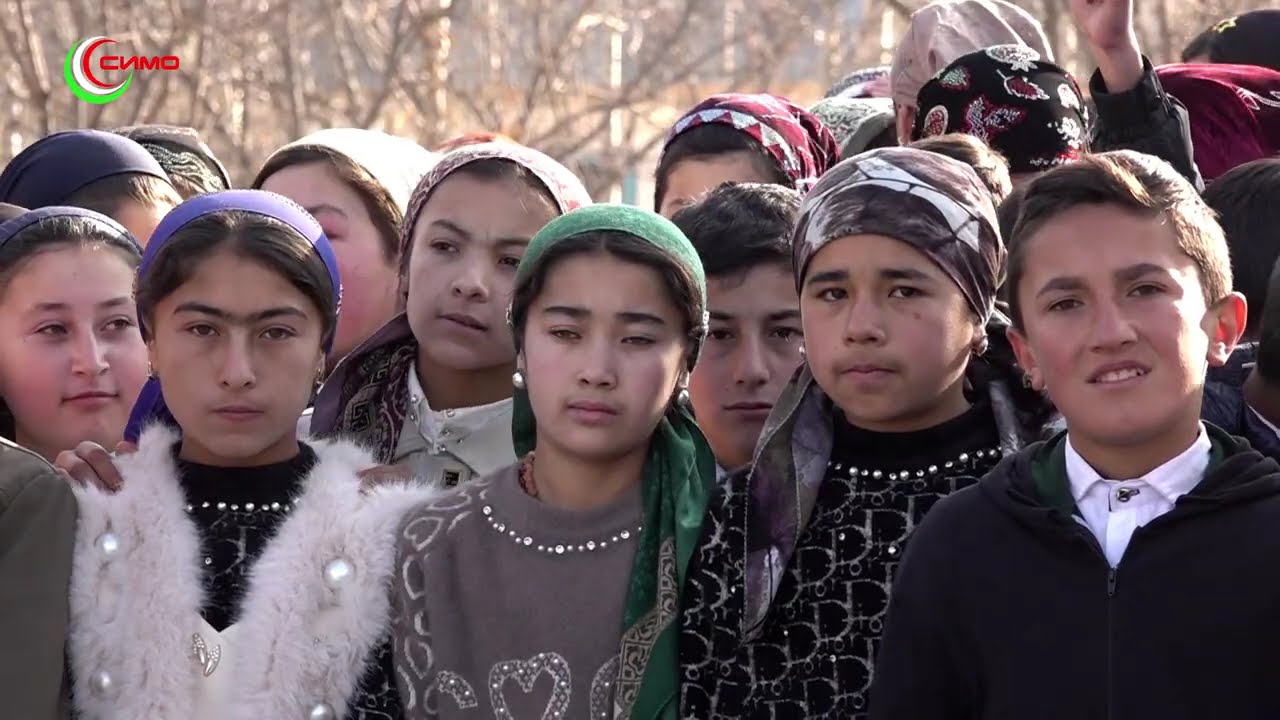Рӯзи Парчам дар М,Т,М,У 10 Ҷ,Д Фароб