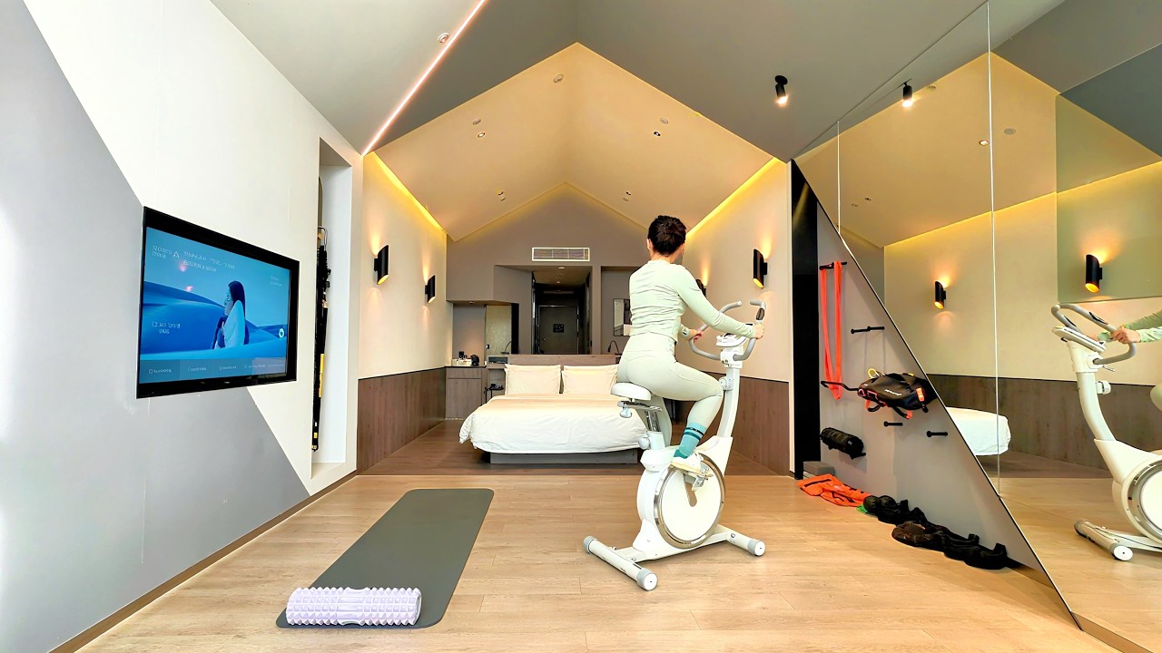 Shanghai's FUTURISTIC Hotel with IN-ROOM GYM+18:00 Late Checkout