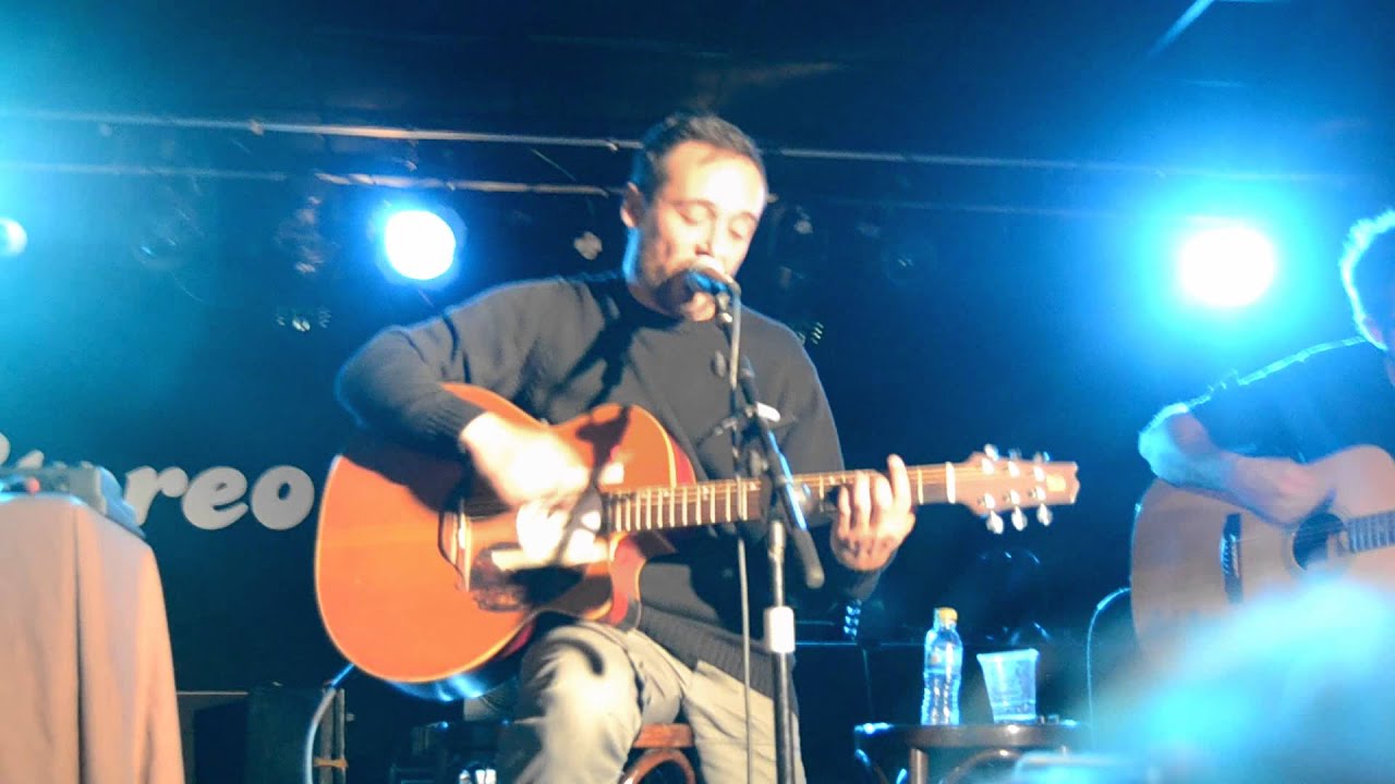 Ni&ntilde;a Imantada. Stereo ac&uacute;stico