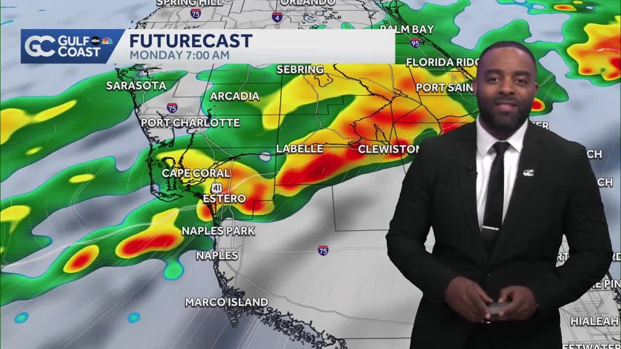 Showers and storms possible Sunday night for the Gulf Coast