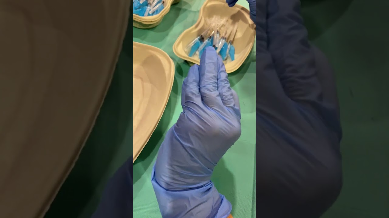 Preparación vacuna Comirnaty pediátrica.