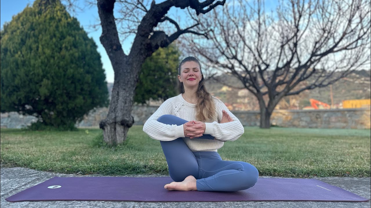 30 Min Full Body Hatha Yoga I Beginner & Intermediate