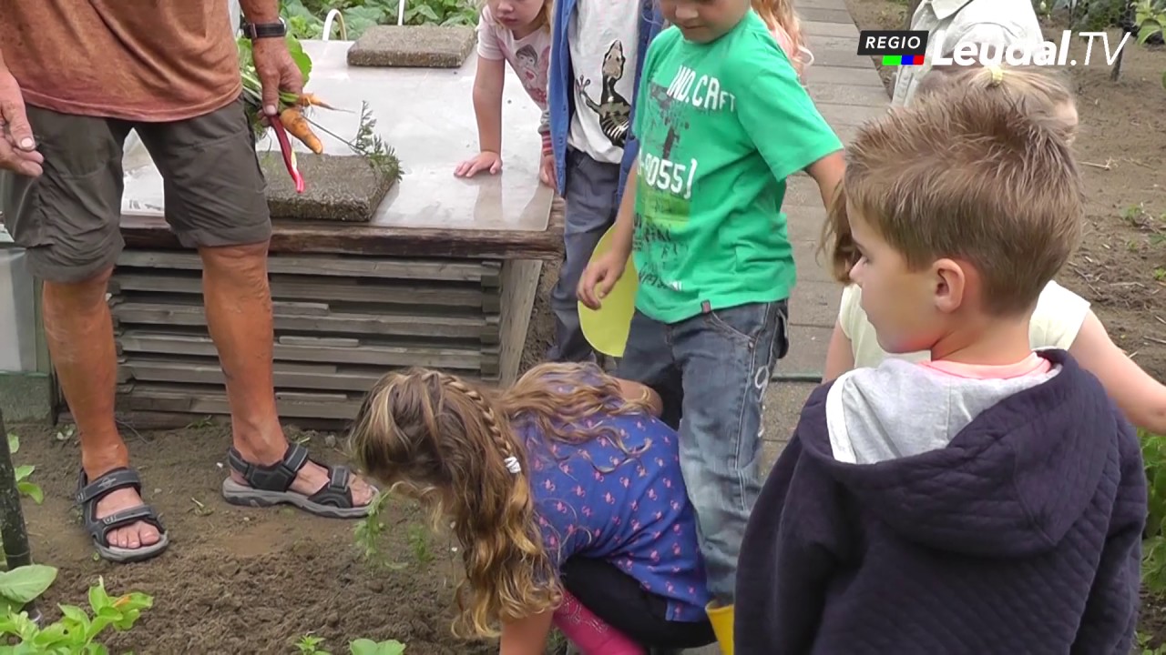 de kinderen van basisschool de Leerlingst in Haelen gaan de natuur in!
