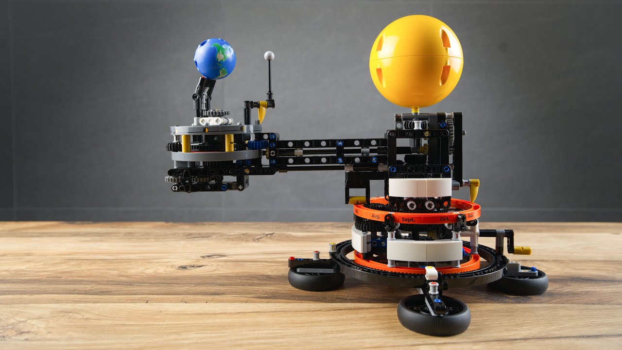 LEGO Technic 42179 - Planet Earth and Moon in Orbit Speed Build - 526 pcs.