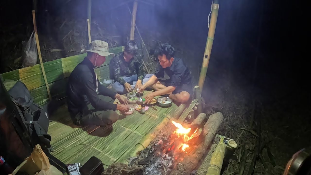 EP.490 พาเพื่อนมาขึ้นบ้านใหม่ในป่าไผ่ที่พึ่งทำเสร็จ 