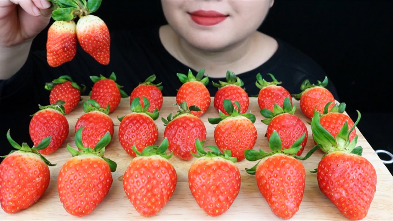 ASMR KOREAN STRAWBERRY. ĂN DÂU TÂY HÀN QUỐC. FRESH FRUIT. NO TALKING. CRUNCHY SOUNDS. MAI ASMR