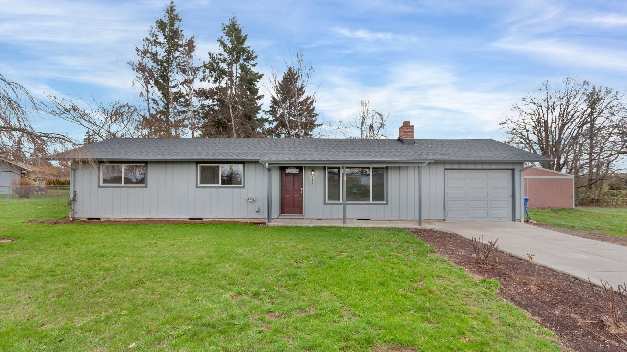 Charming Updated Home on Nearly an Acre in Canby, Oregon | Peaceful Setting & Spacious Yard