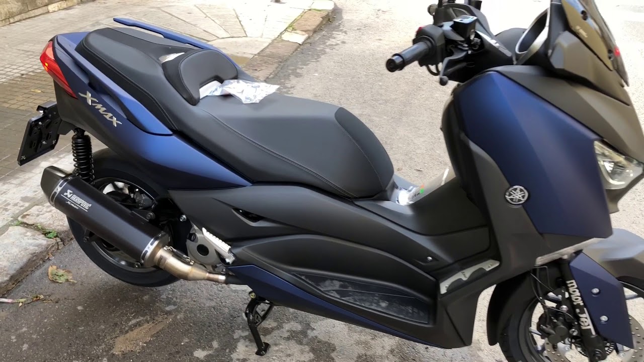 YAMAHA X MAX 300 AKRAPOVIC
