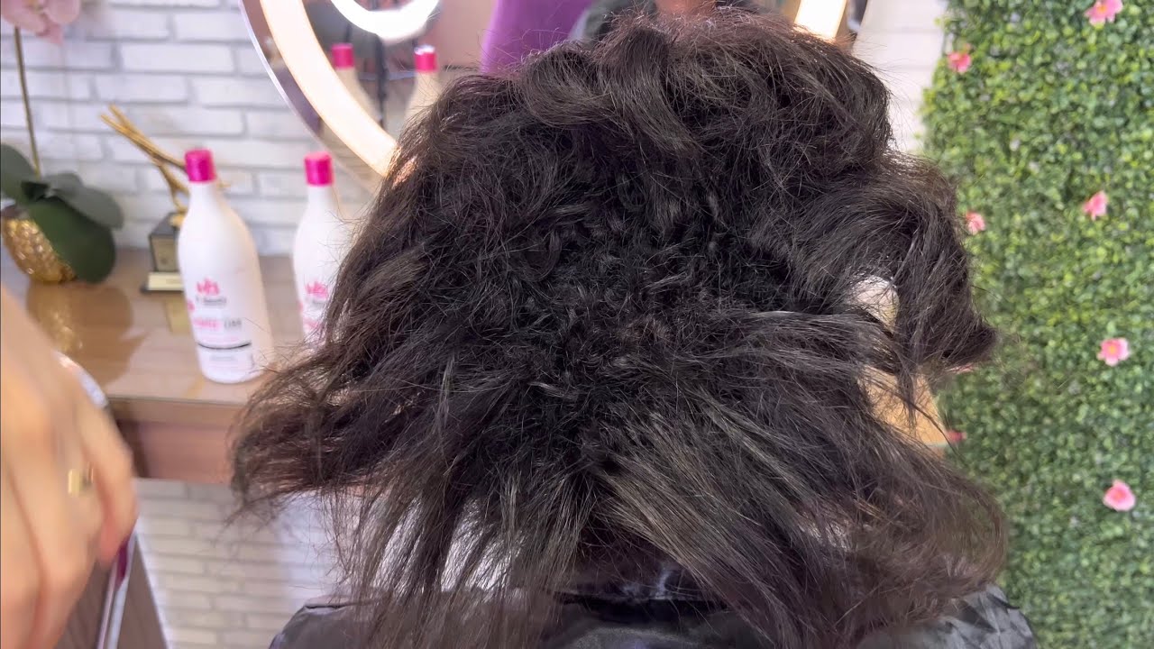 A cliente teve um corte químico grave e quis alisar , olha no que deu!