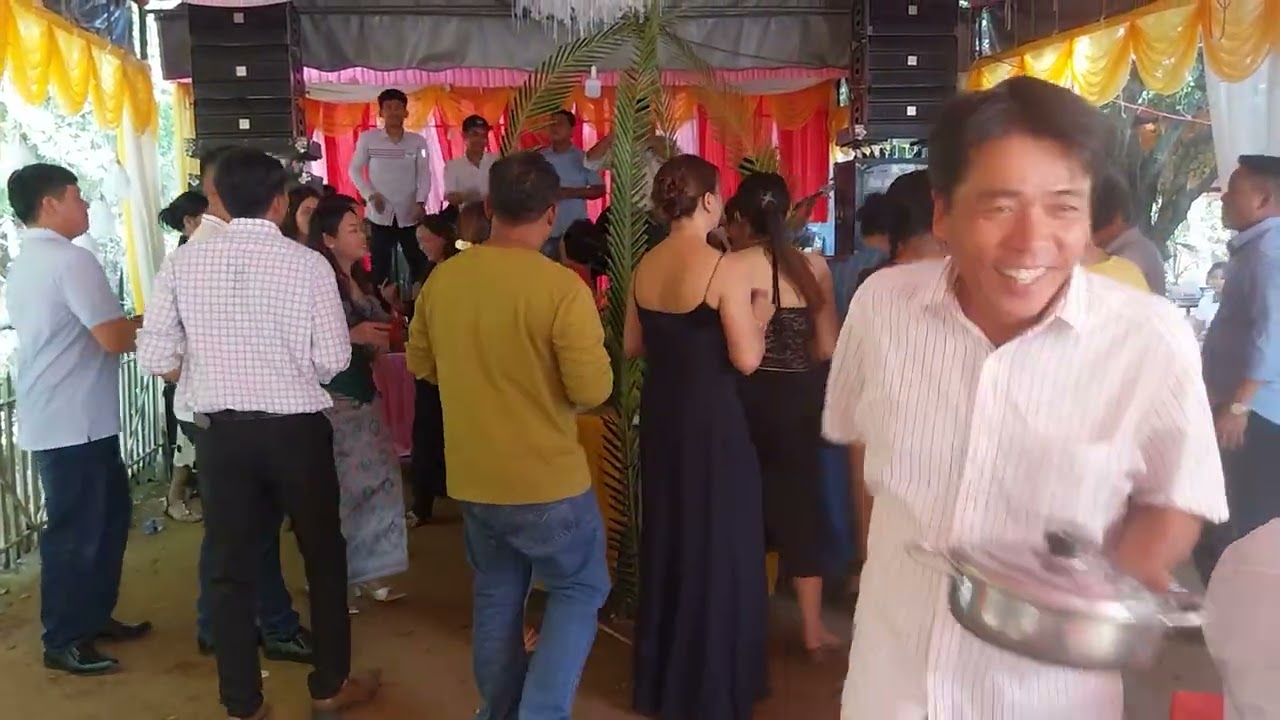 Đám cưới sóc xoài. Chạy xô sóc giụp