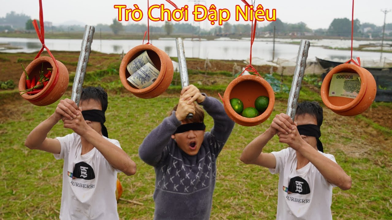 Hưng Troll | Thử Thách Bịt Mắt Đập Niêu Đất Nhận Thưởng | Trò Chơi Dân Gian Tập 1
