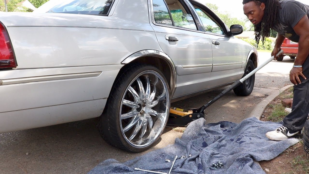MY CAR LOOKS WAY BETTER WITH RIMS (24 INCHES)