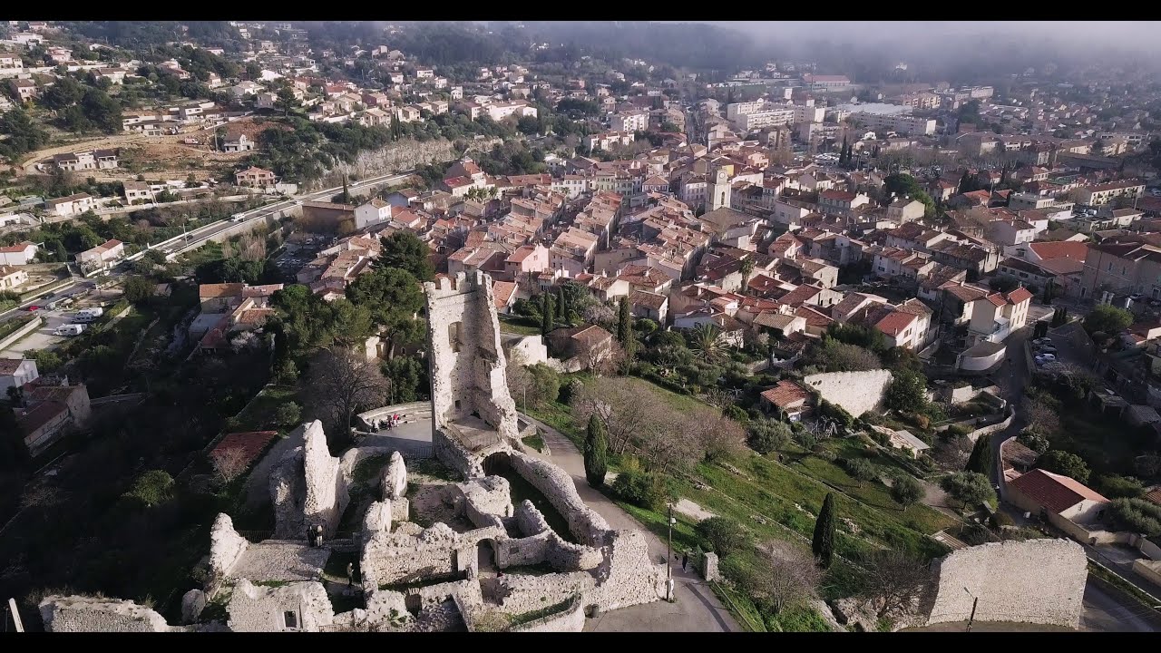 Ch&acirc;teau f&eacute;odal d'Ollioules Var au drone Acoupa Production France