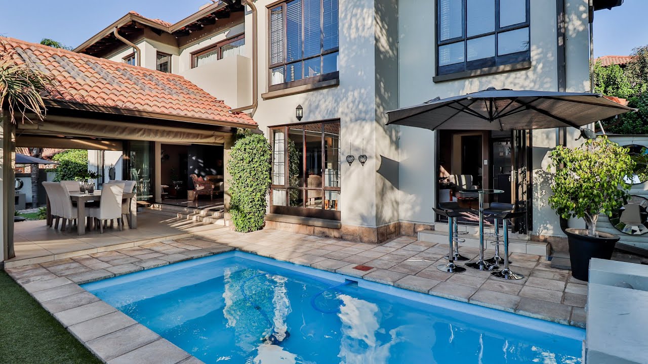 6+ Bedroom For Sale | Glen Marais