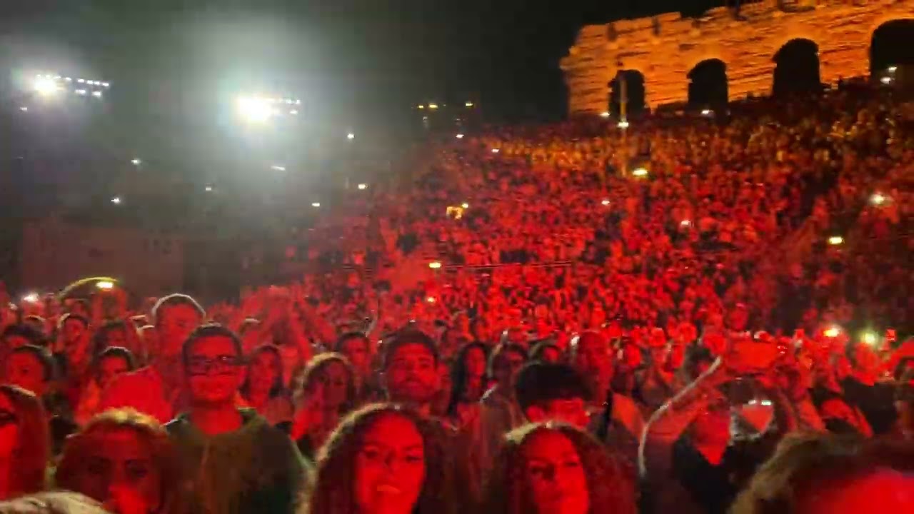 Rocco Hunt & Elettra Lamborghini “Caramello”RTL 102.5 Power Hits Estate 2022 ➡️ Arena di Verona 💛💙
