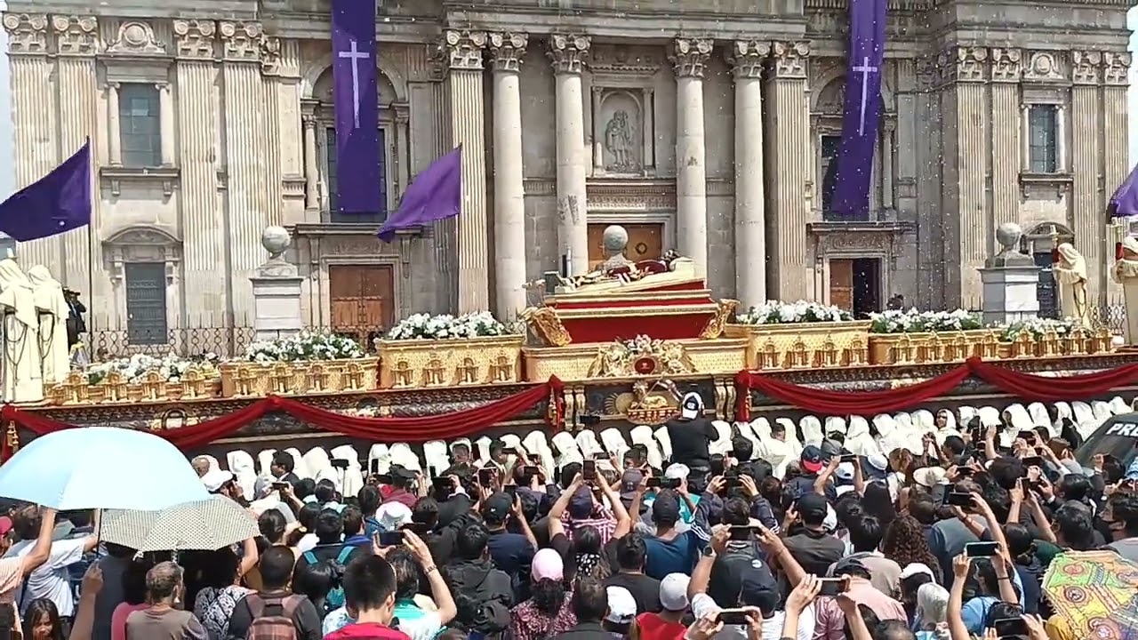 Cristo del amor Paso por Catedral Metropolitana Bodas de oro 2023