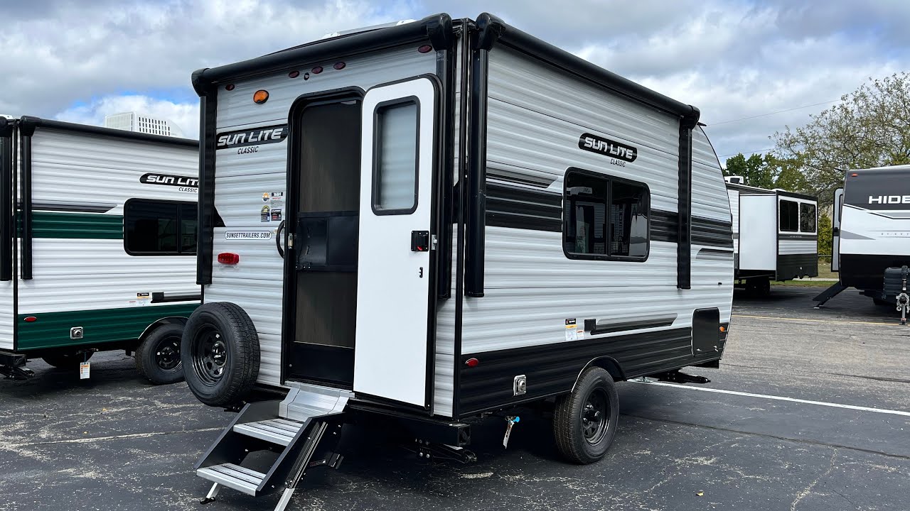 Отличный автодом для небольшой пары! Sunset Park RV Sun Lite 16BH 2025 года выпуска - всего 2650 ...