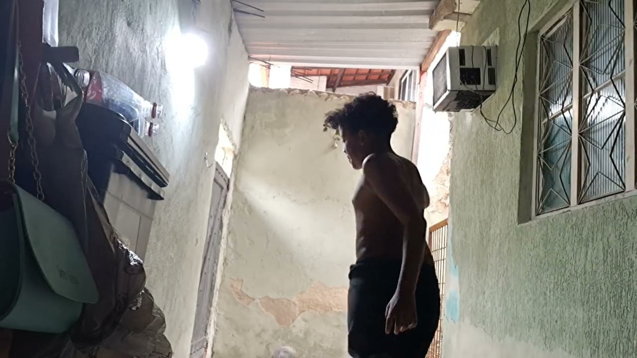 Chutando fraco médio e ruim forte 😎😎😄