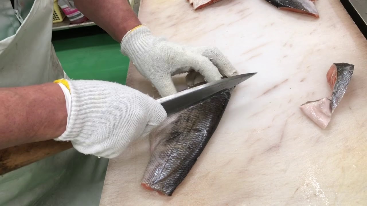 酒井君のための魚のさばき方　塩鮭の切身