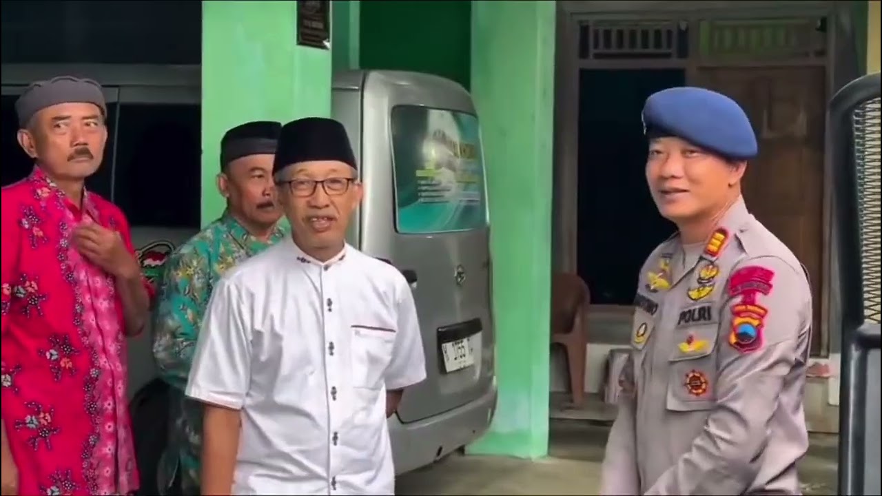 Bakti sosial dan pemberian santunan kepada anak yatim piatu. (03/03)