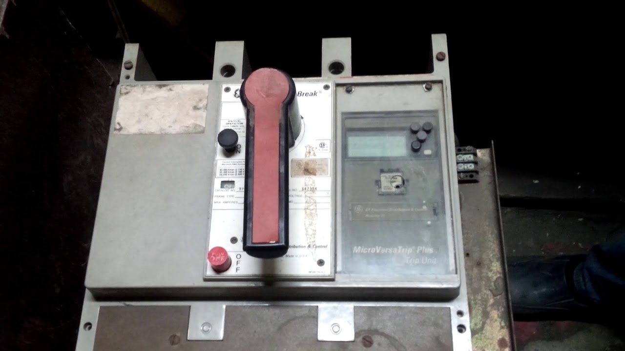 GE 1600A circuit breaker