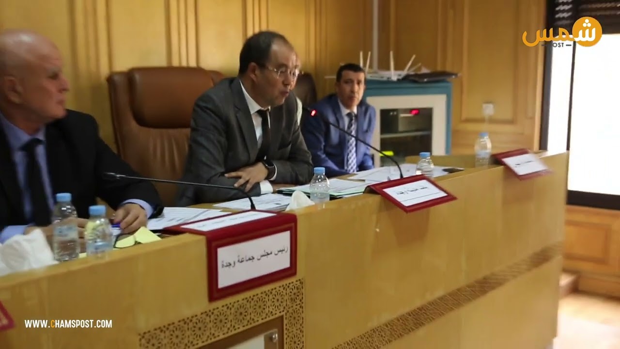 بسبب حجز سلع الباعة المتجولين  .. جدل في مجلس وجدة بين الباشا والعضو بنداود