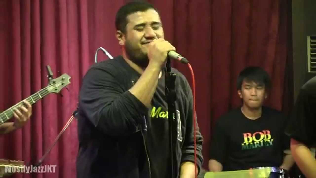 Mike Mohede Tribute to Bob Marley - Redemption Song @ Mostly Jazz 30/05/14 [HD]