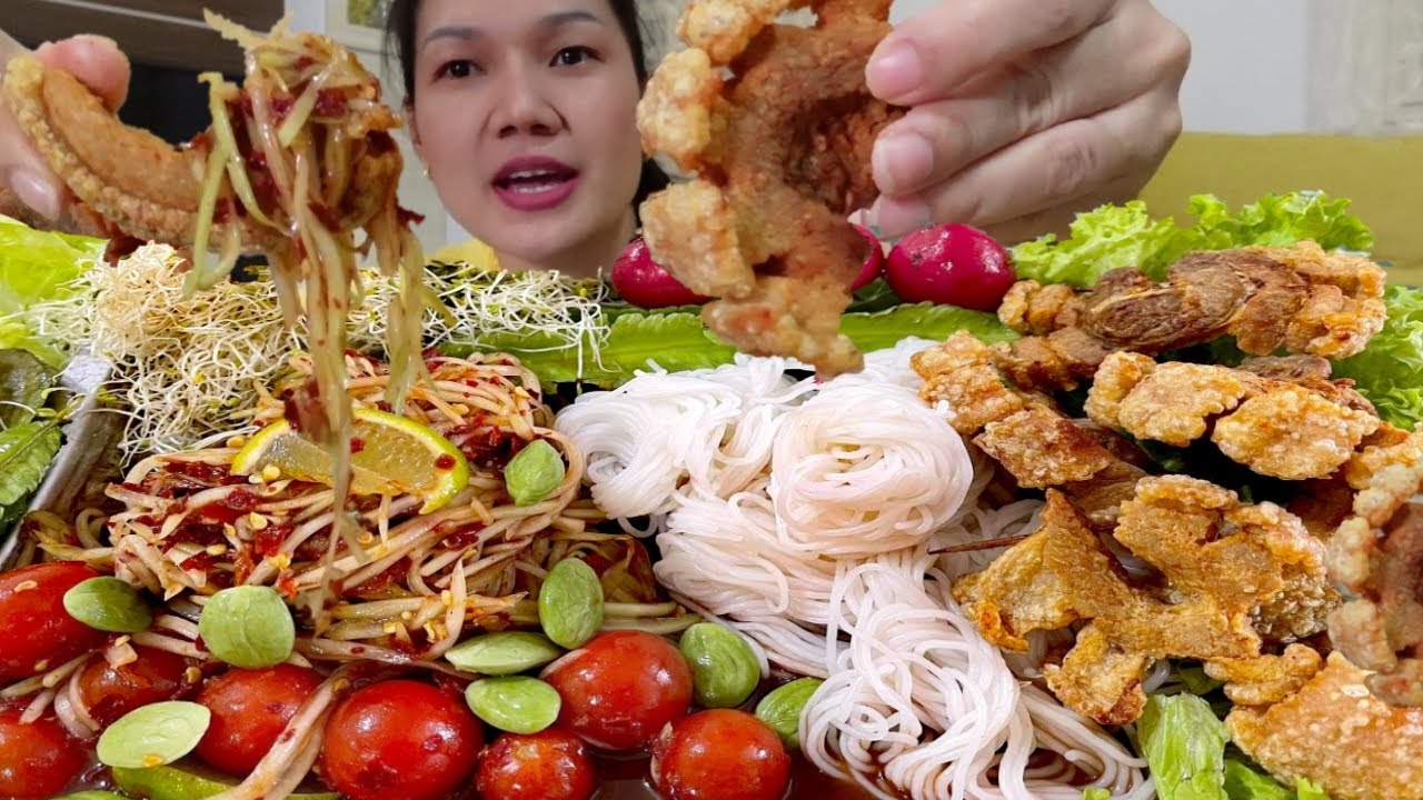 กินหมูกรอบ ส้มตำสะตอเผ็ดๆนัวๆ ขนมจีนเส้นยาวเหนียว น้ำลายแตก |WernWoei